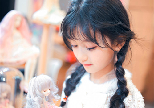 吴银雯名字怎么样|带银字的名字_雯字取名打分测试